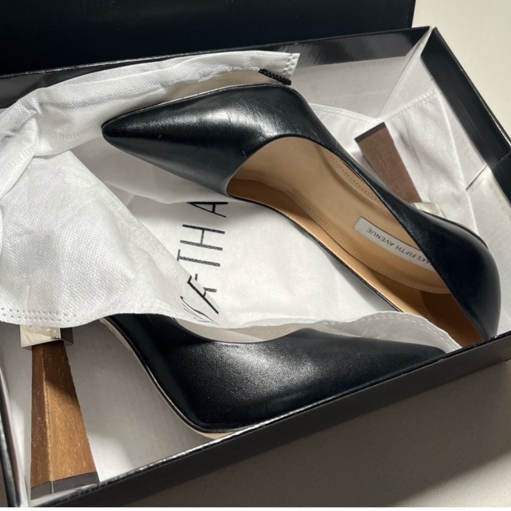 Saks Fifth Avenue Black Leather Pump